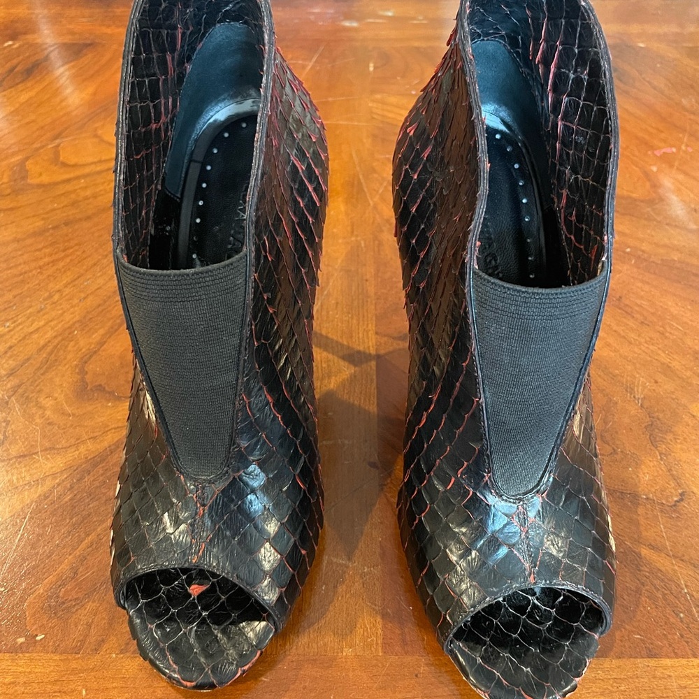 Alexa Wagner peep toe show bootie